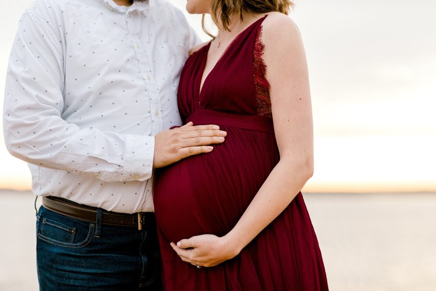Lakeside Maternity Session (Grapevine, Texas) | Becca Sue Photography - beccasuephotography.com