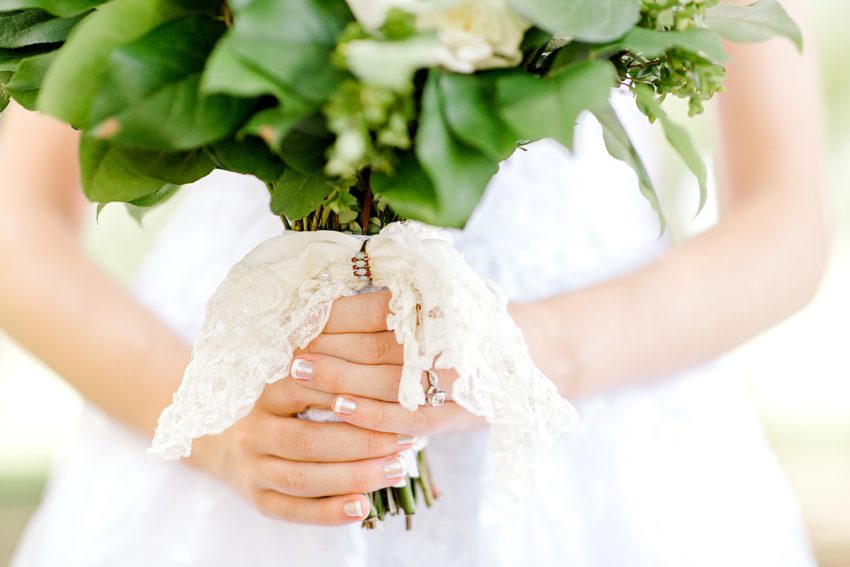 Sweet Summer Wedding (Weatherford, Texas) | Becca Sue Photography www.beccasuephotography.com