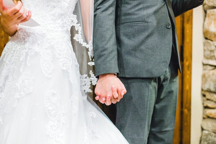 Sweet Summer Wedding (Weatherford, Texas) | Becca Sue Photography www.beccasuephotography.com