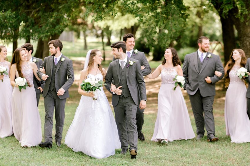 Sweet Summer Wedding (Weatherford, Texas) | Becca Sue Photography www.beccasuephotography.com