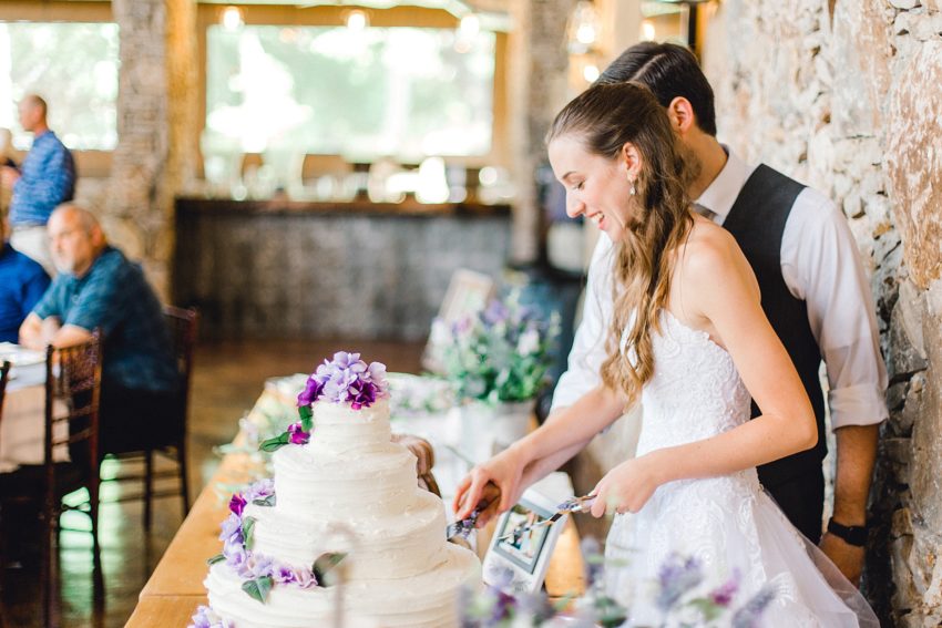 Sweet Summer Wedding (Weatherford, Texas) | Becca Sue Photography www.beccasuephotography.com