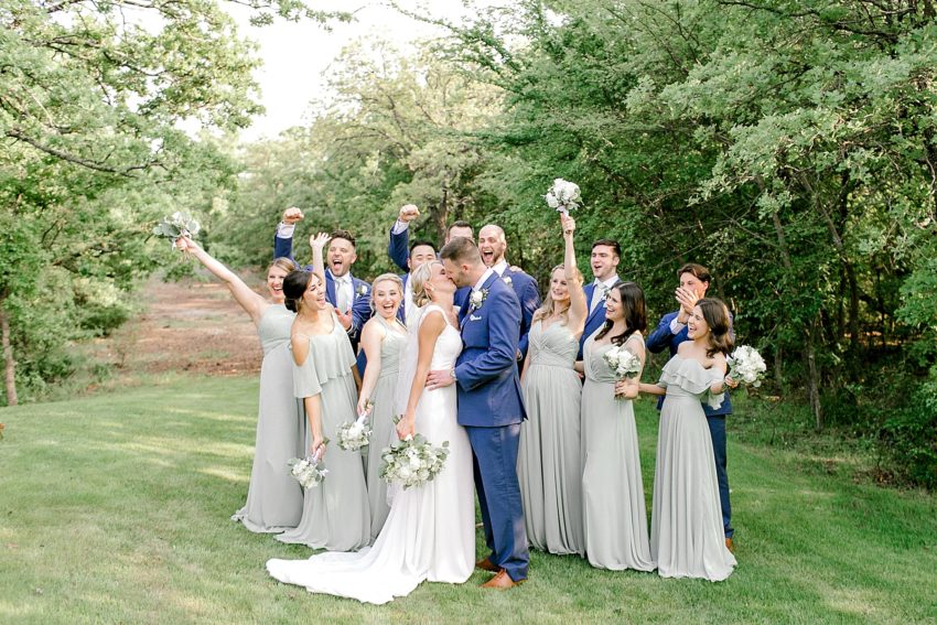 Sage and Blue Spring Wedding (Aubrey, Texas) | beccasuephotography.com