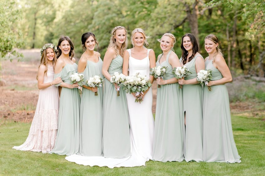 Sage and Blue Spring Wedding (Aubrey, Texas) | beccasuephotography.com