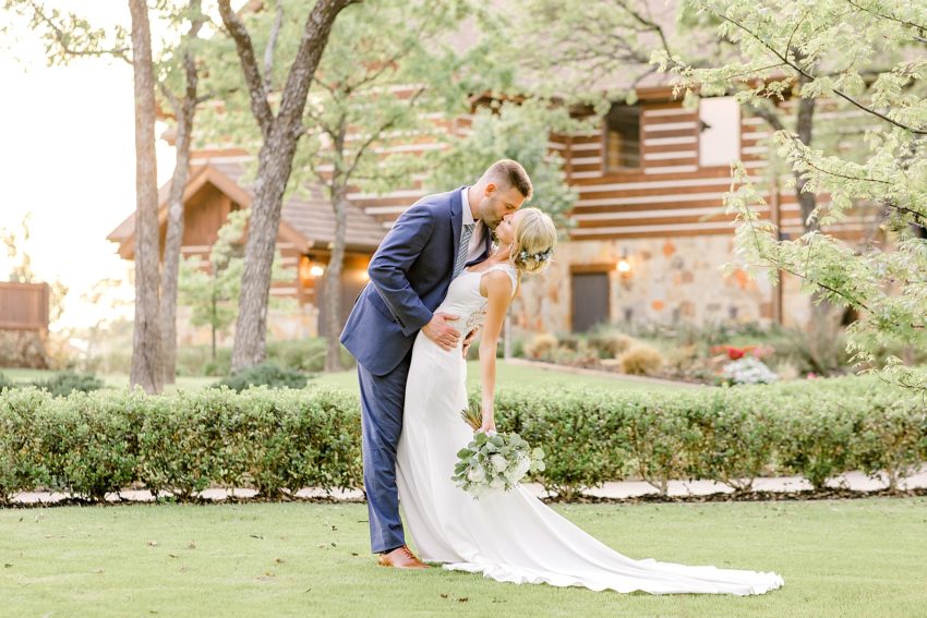 Sage and Blue Spring Wedding (Aubrey, Texas) | beccasuephotography.com