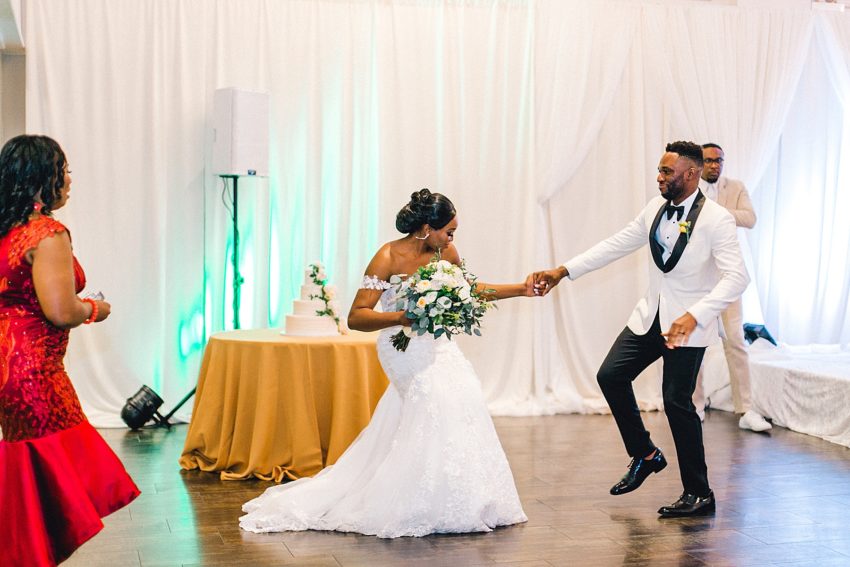 Emerald Green and Mustard Romantic Wedding (Dallas, Texas) | beccasuephotography
