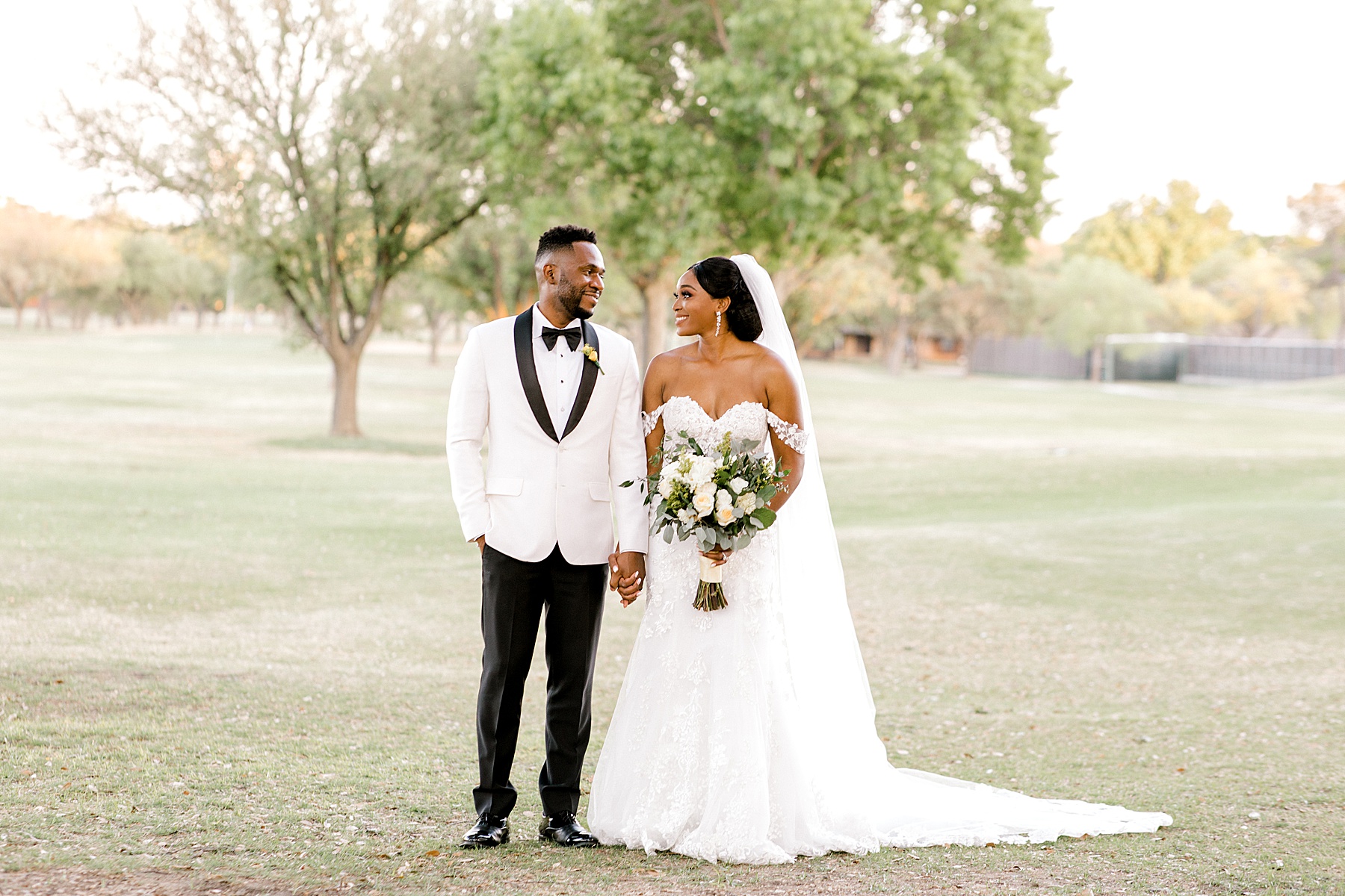 Emerald Green and Mustard Romantic Wedding (Dallas, Texas) | beccasuephotography