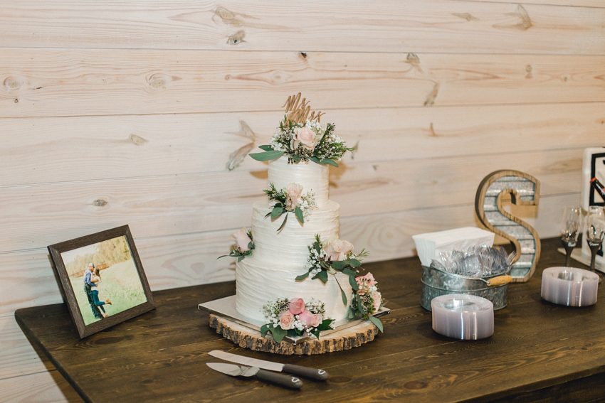 Sweet and Simple Spring Wedding (Tyler, Texas) | Becca Sue Photography www.beccasuephotography.com