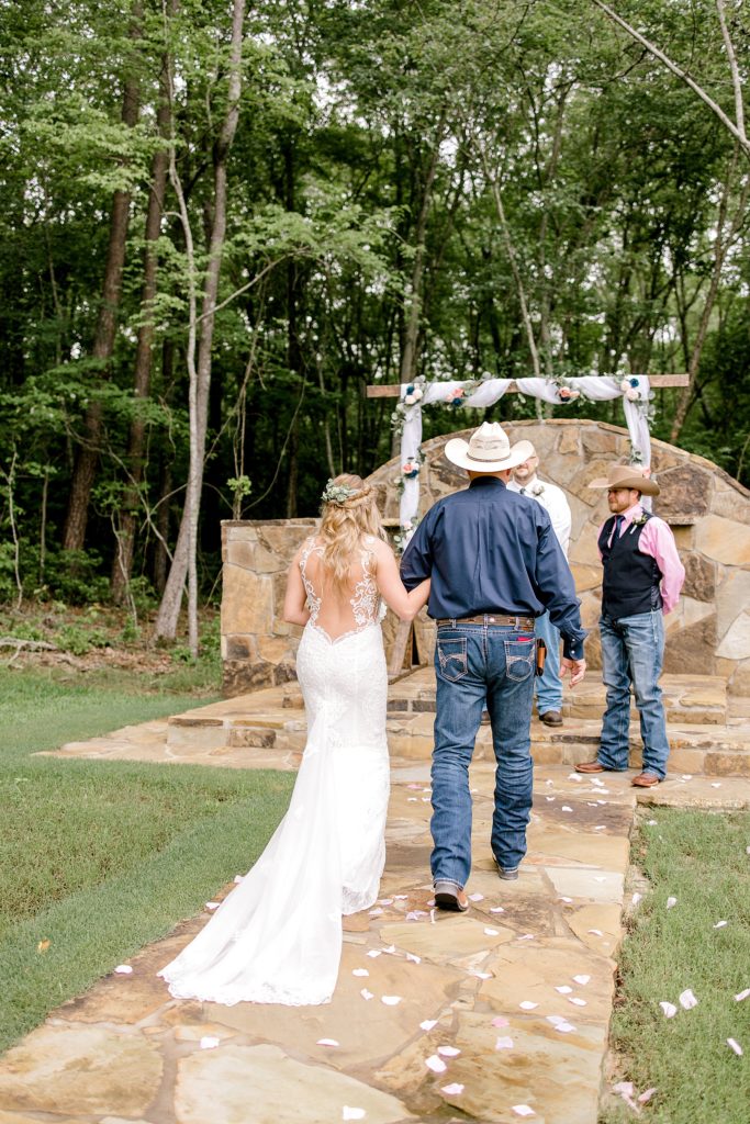 Sweet and Simple Spring Wedding (Tyler, Texas) | Becca Sue Photography www.beccasuephotography.com