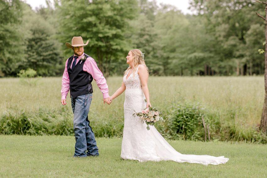 Sweet and Simple Spring Wedding (Tyler, Texas) | Becca Sue Photography www.beccasuephotography.com