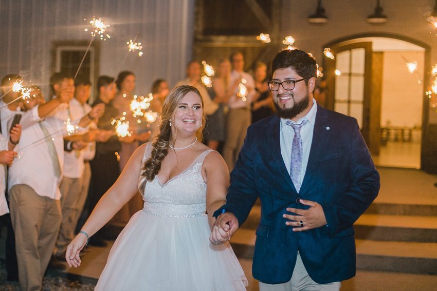 Lavender and Sage Summer Wedding (Greenville, Texas) | Becca Sue Photography www.beccasuephotography.com