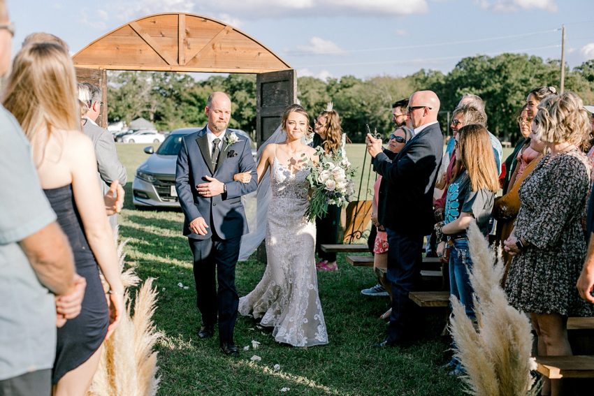 Romantic Mauve Fall Wedding - Bonham, Texas | read more at beccasuephotography.com