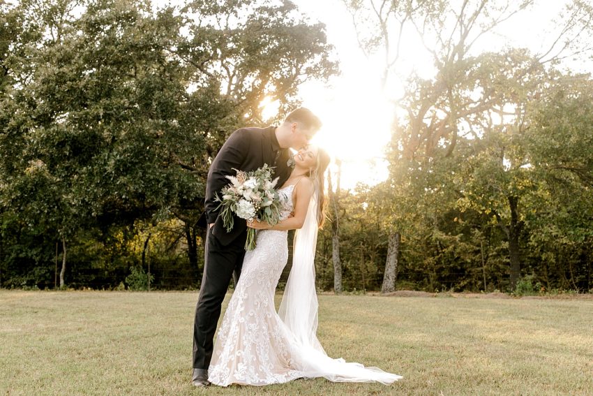 Romantic Mauve Fall Wedding - Bonham, Texas | read more at beccasuephotography.com