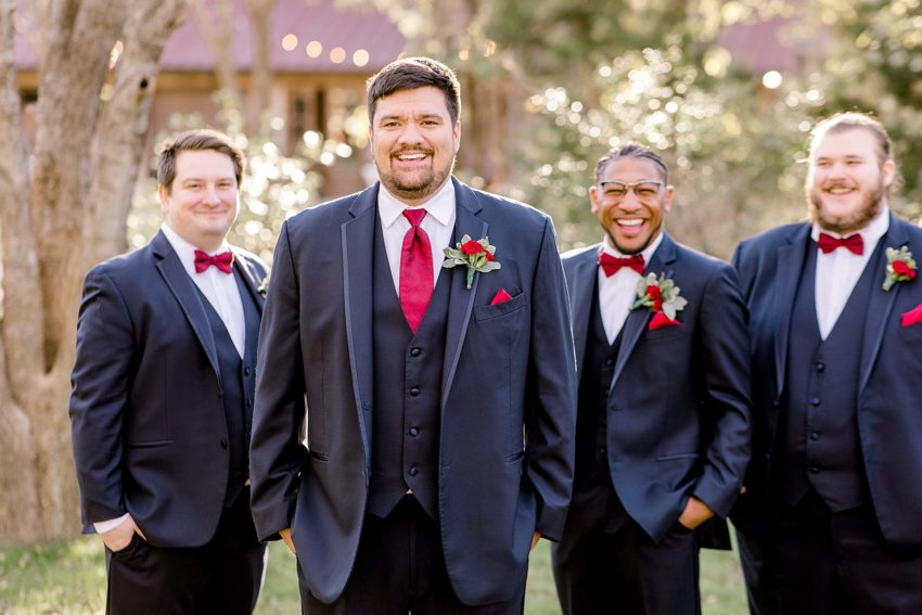 Beautiful Navy and Burgundy Fall Wedding (Midlothian, Texas) | read more at beccasuephotography.com