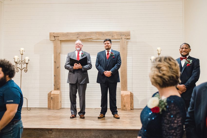 Beautiful Navy and Burgundy Fall Wedding (Midlothian, Texas) | read more at beccasuephotography.com