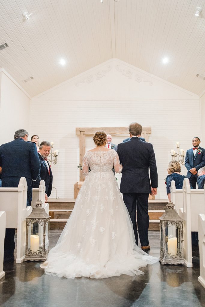 Beautiful Navy and Burgundy Fall Wedding (Midlothian, Texas) | read more at beccasuephotography.com