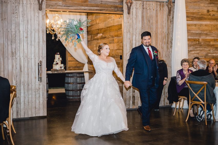 Beautiful Navy and Burgundy Fall Wedding (Midlothian, Texas) | read more at beccasuephotography.com