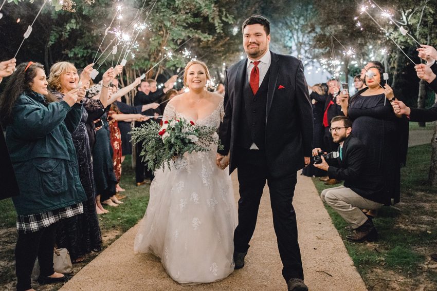Beautiful Navy and Burgundy Fall Wedding (Midlothian, Texas) | read more at beccasuephotography.com