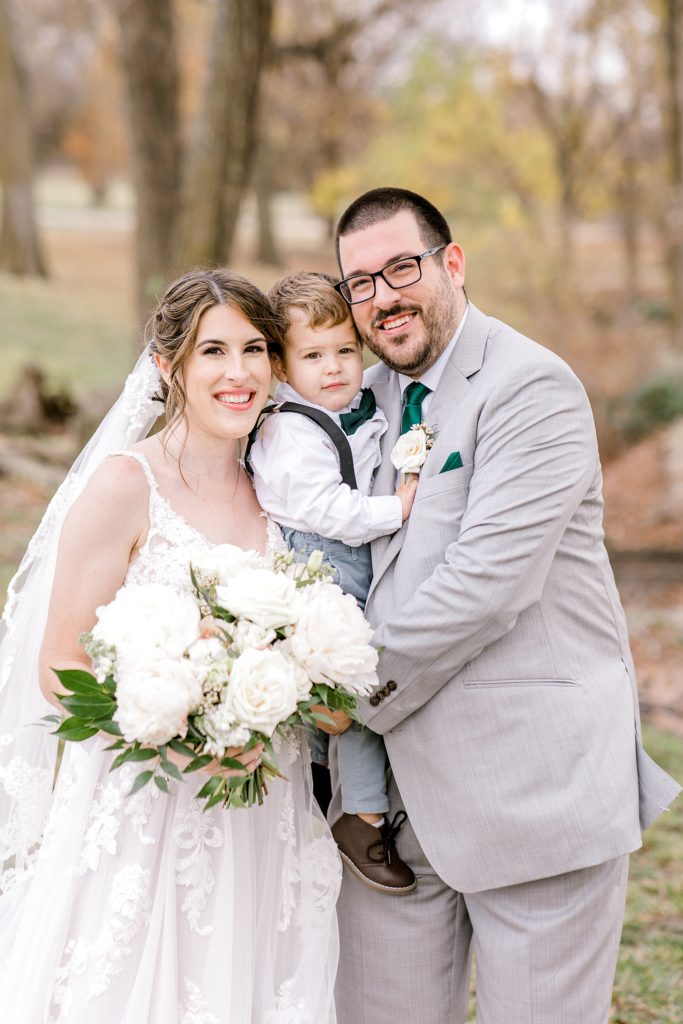 Green and Gray Winter Wedding (Waxahachie, Texas) | read more at beccasuephotography.com