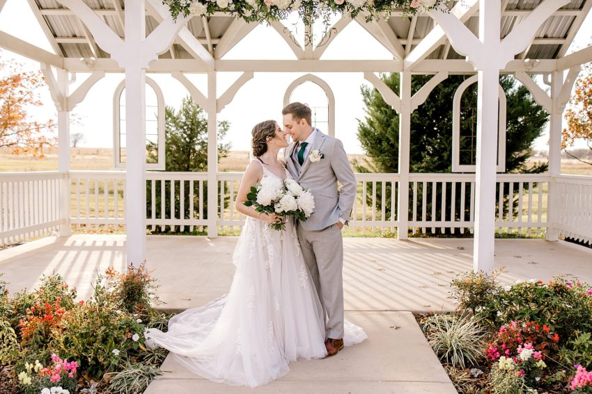 Green and Gray Winter Wedding (Waxahachie, Texas) | read more at beccasuephotography.com