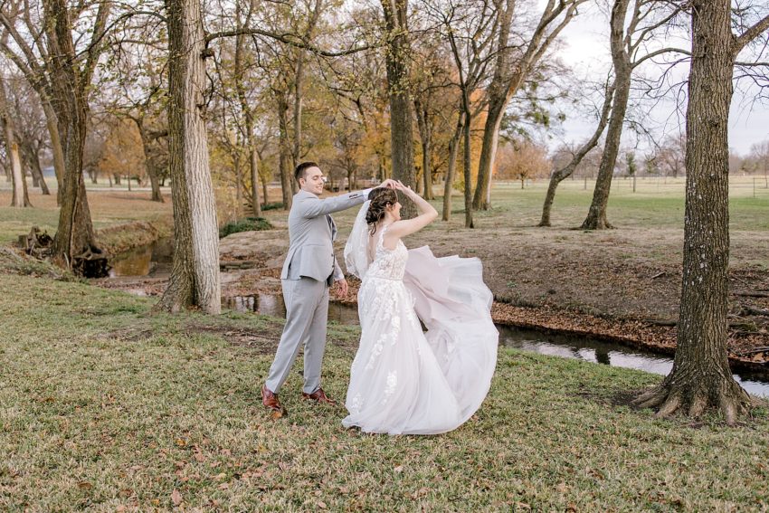 Green and Gray Winter Wedding (Waxahachie, Texas) | read more at beccasuephotography.com