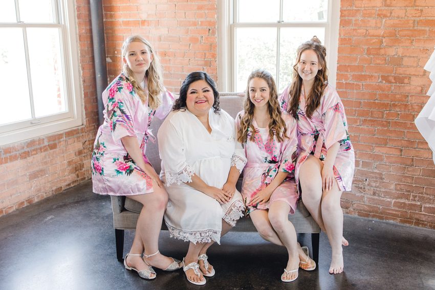 Blush and Gold Summer Wedding (Dallas, Texas) | Becca Sue Photography www.beccasuephotography.com
