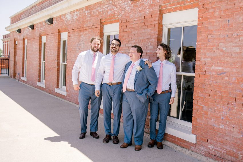 Blush and Gold Summer Wedding (Dallas, Texas) | Becca Sue Photography www.beccasuephotography.com
