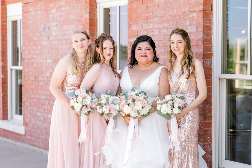 Blush and Gold Summer Wedding (Dallas, Texas) | Becca Sue Photography www.beccasuephotography.com