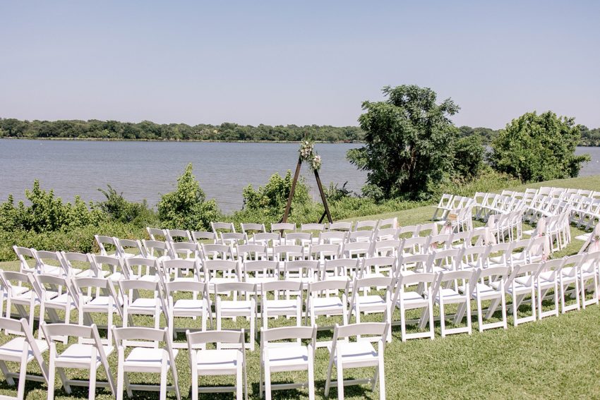 Blush and Gold Summer Wedding (Dallas, Texas) | Becca Sue Photography www.beccasuephotography.com