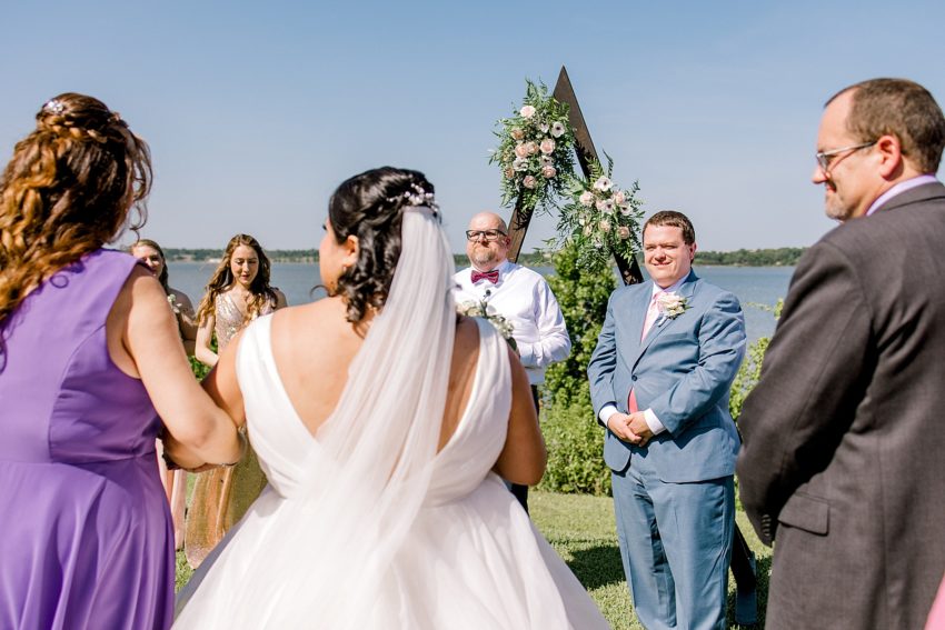 Blush and Gold Summer Wedding (Dallas, Texas) | Becca Sue Photography www.beccasuephotography.com